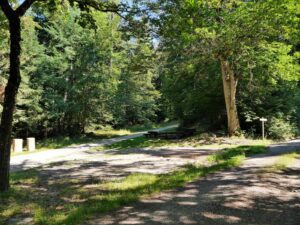 Platz an der Langenebene-Hütte leer